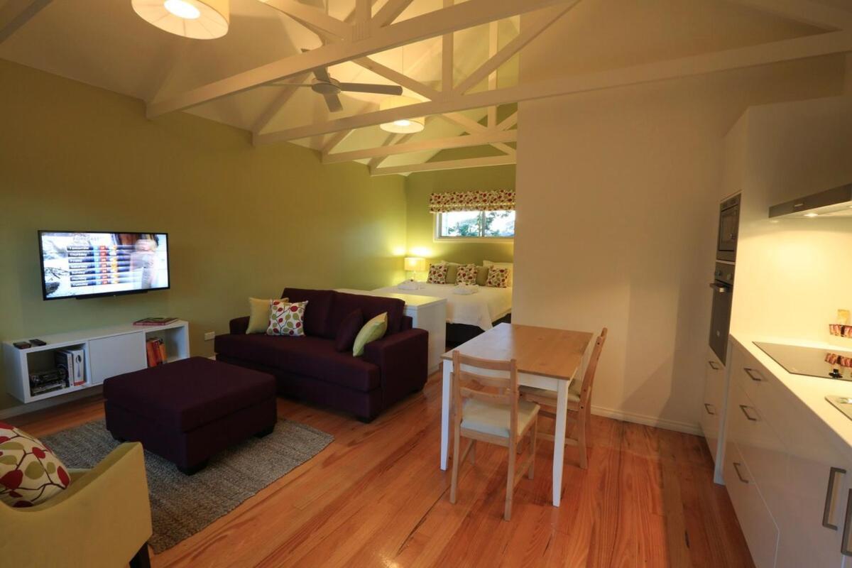 Inglenook Luxury Spa Cottage For Two Cowes Exterior photo