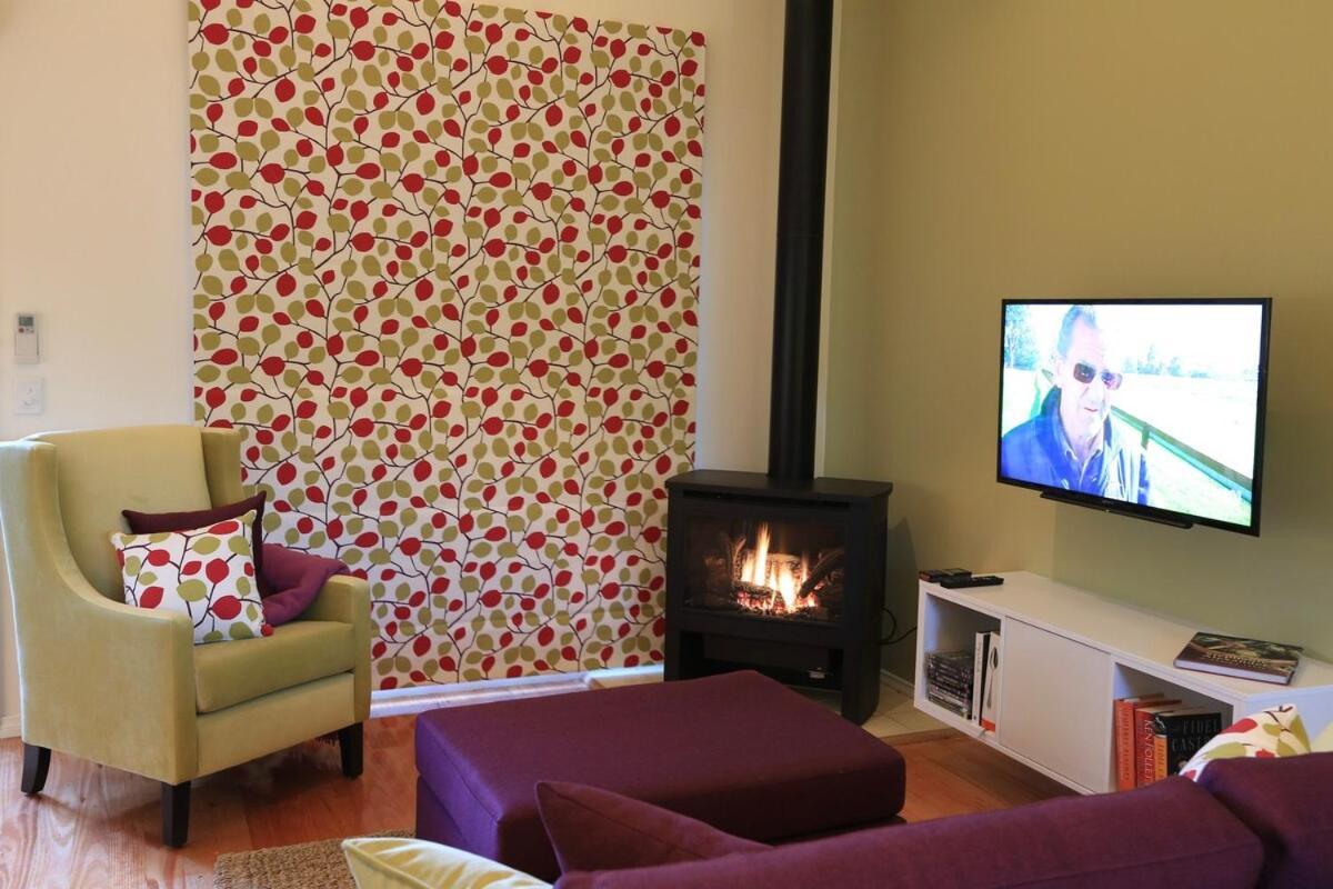 Inglenook Luxury Spa Cottage For Two Cowes Exterior photo